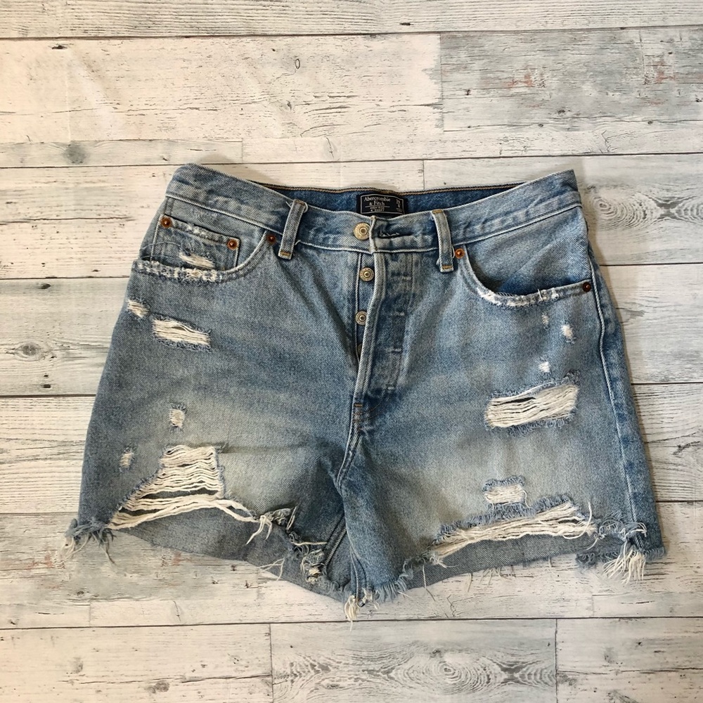 Abercrombie High Rise Light Wash 4” Jean Short